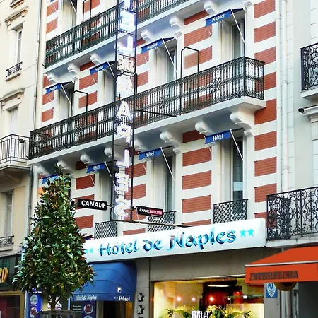 מלון De Naples 2*